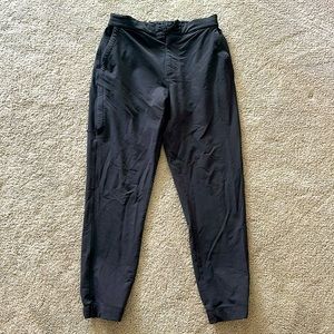 Patagonia Skyline traveler dark gray. Medium.